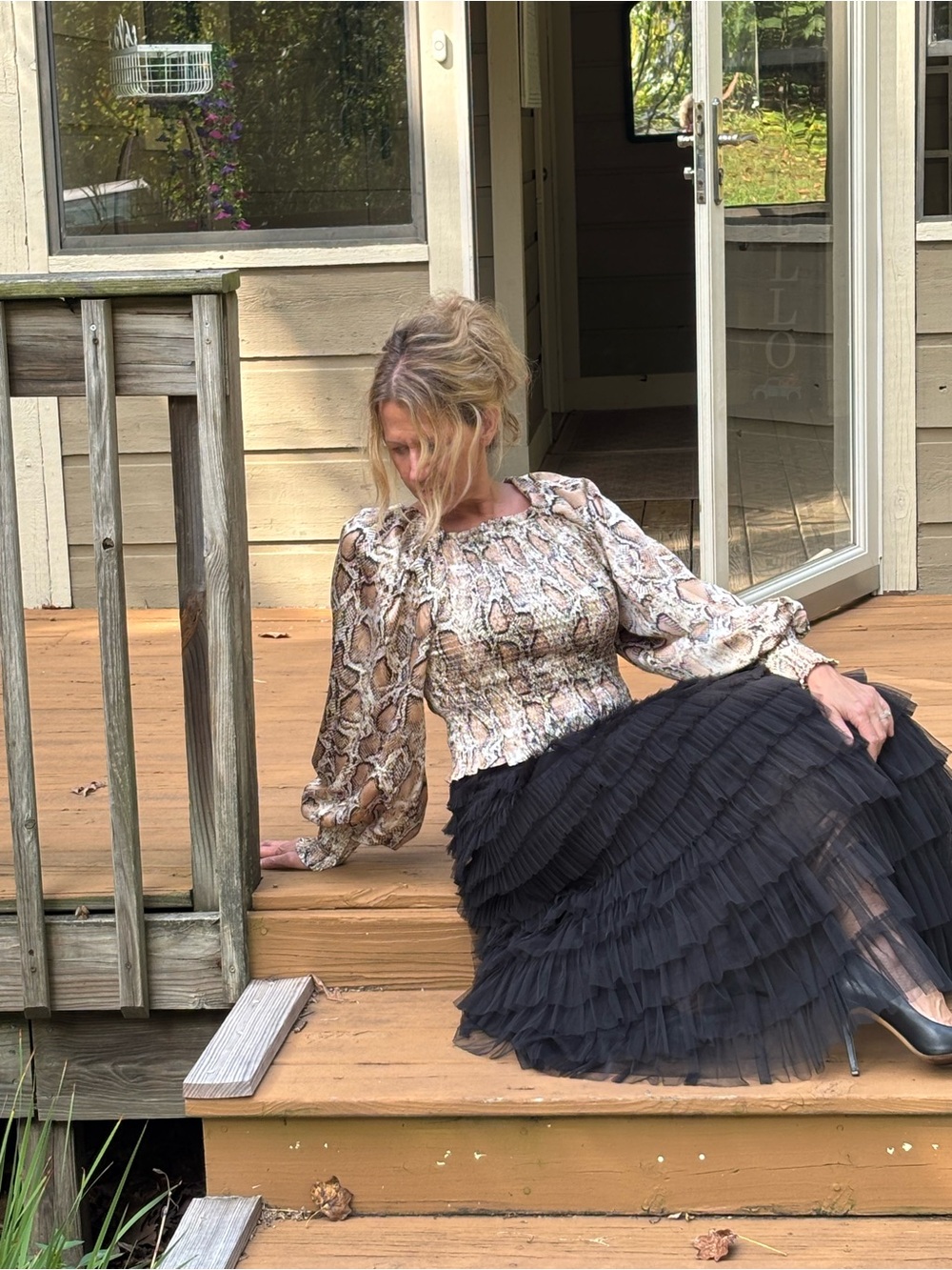 Strut&Bolt Snake print smocked puffed sleeve top. Black brown and cream.